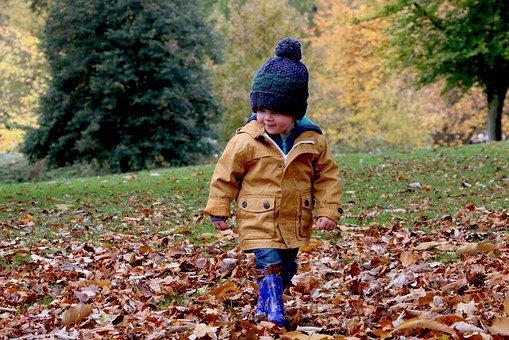 child-1031171__340