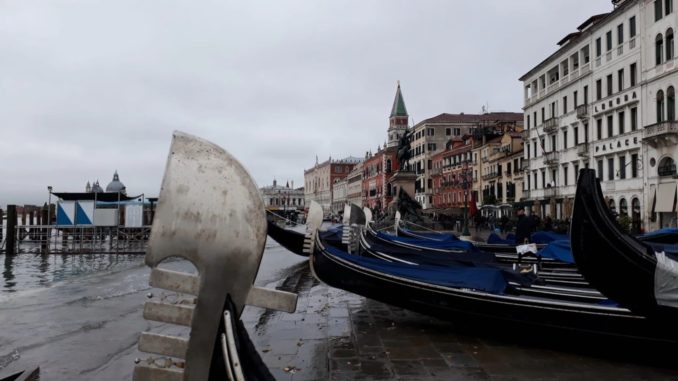 città
